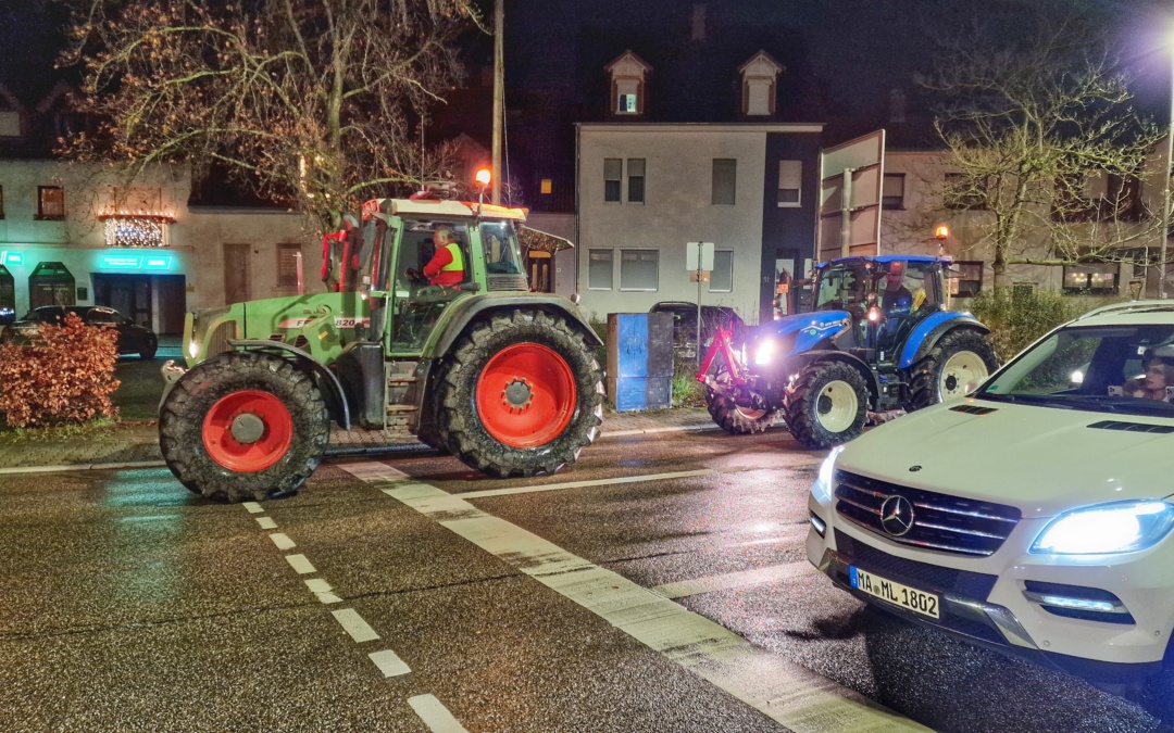 Sternfahrt der Landwirte: Protestfahrt mit rund 350 Traktoren