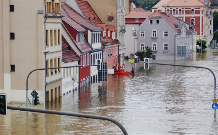 Überflutete Keller trockenlegen: Tipps und präventive Maßnahmen