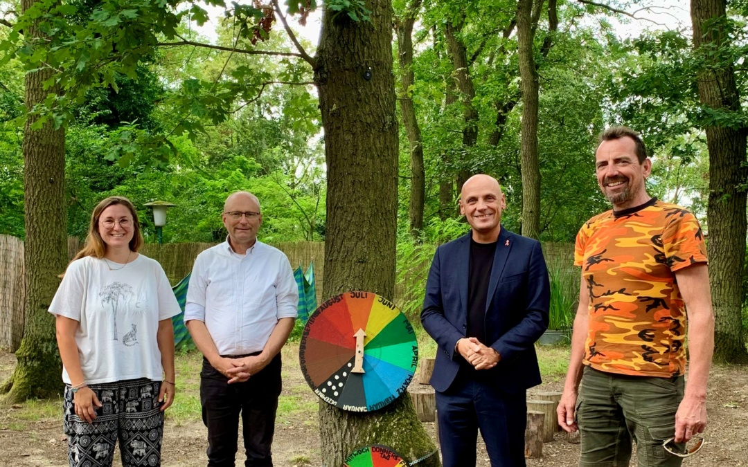 SPD-Bildungsexperte Born besucht Waldkindergarten Hockenheim