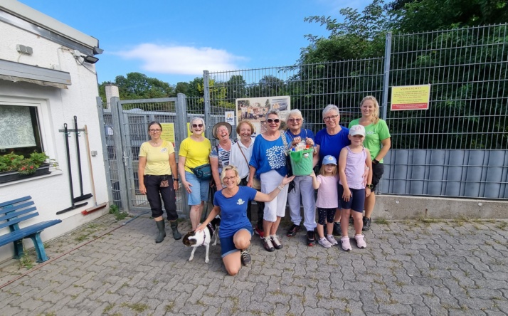 Spendenübergabe im Tom-Tatze-Tierheim