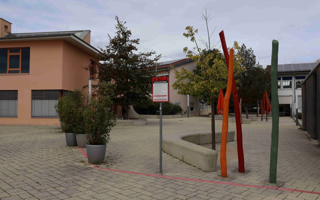 Sicherheitsdienst hat Schulhof der Neuen Sozialen Mitte im Blick