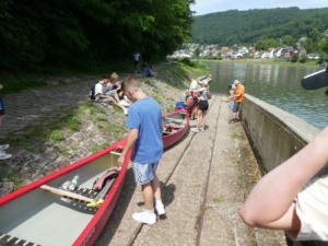 Vor dem Ablegen bei der Kanu-Tour (Foto: Helmut Riegel)