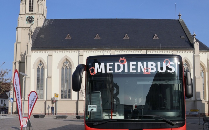 Der Medienbus macht wieder in Walldorf Halt