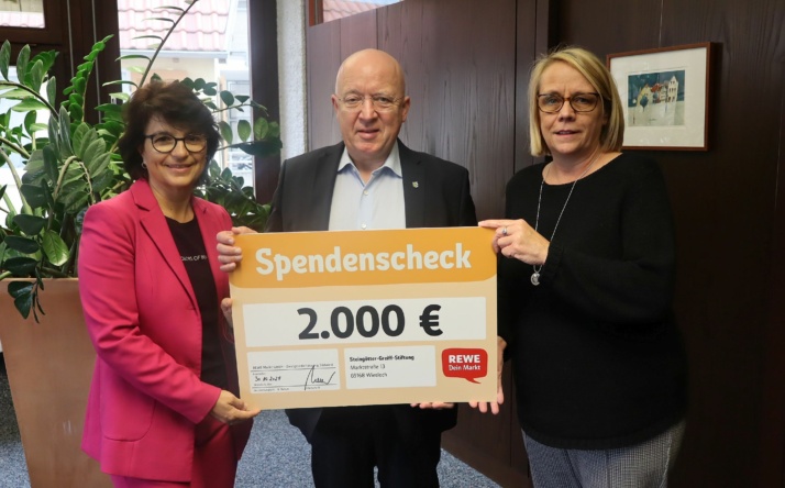 Spendenübergabe der REWE an die Steingoetter-Greiff-Stiftung der Stadt Wiesloch